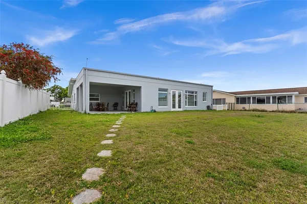 $5,900 | 710 116th Avenue, Treasure Island, FL 33706