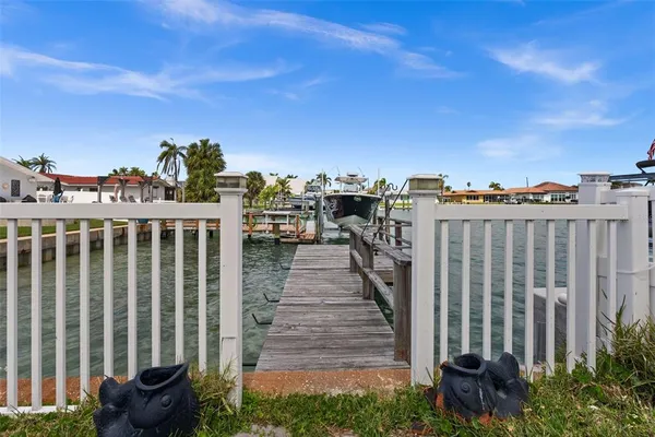 $5,900 | 710 116th Avenue, Treasure Island, FL 33706