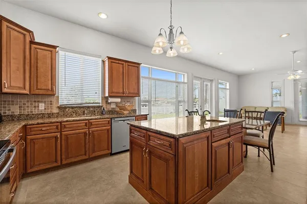 $5,900 | 710 116th Avenue, Treasure Island, FL 33706