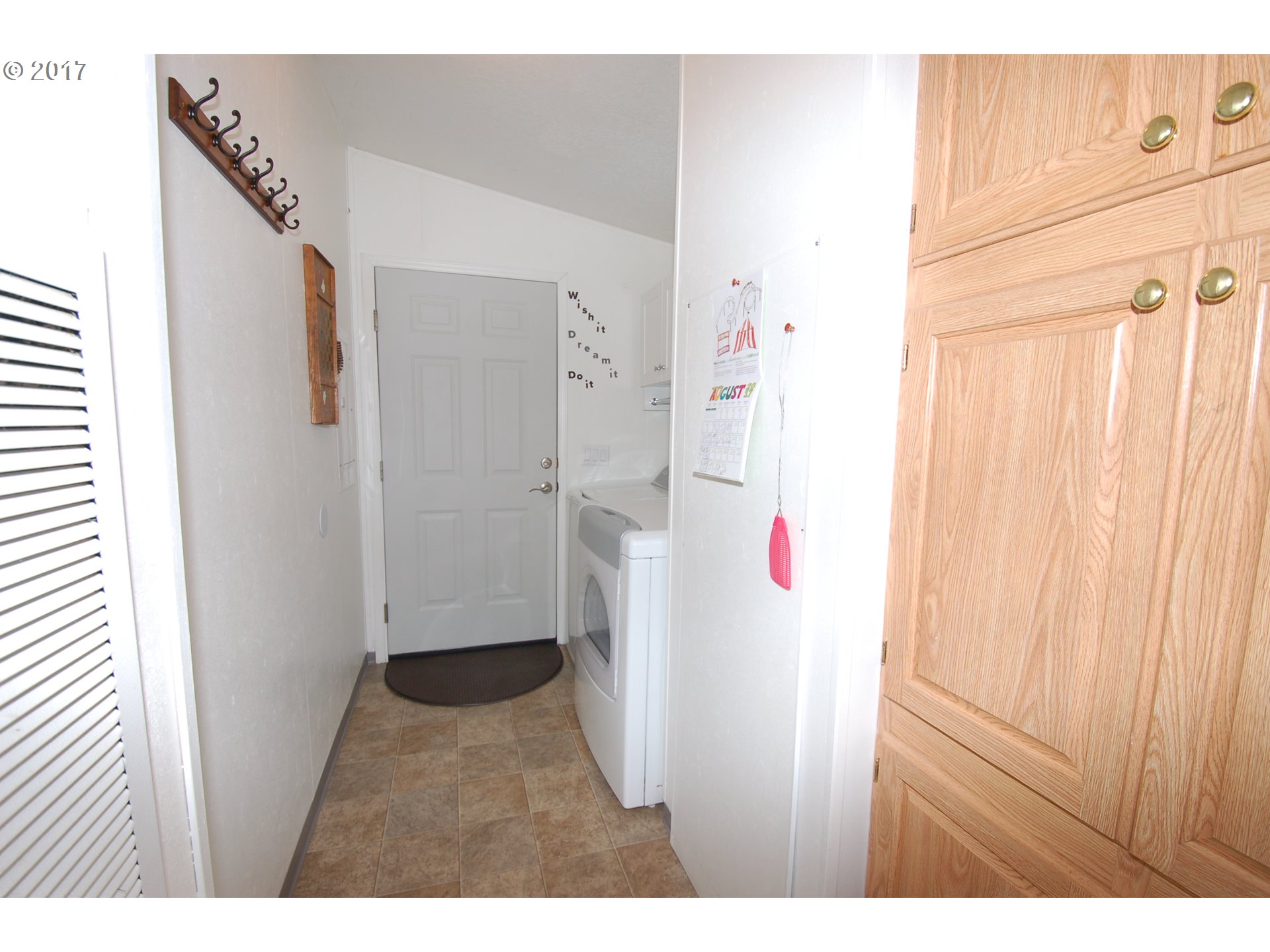 3045 Southwest Overlook Place Pendleton, OR 97801 - Photo 19 of 32 a view of an entryway with wooden floor