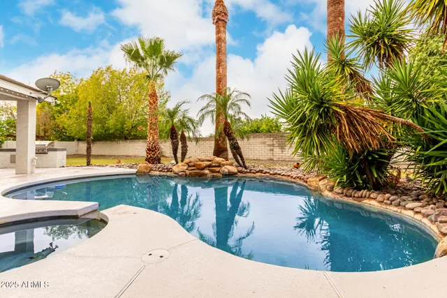 $925,000 | 11814 North 56th Drive, Glendale, AZ 85304