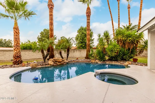 $925,000 | 11814 North 56th Drive, Glendale, AZ 85304