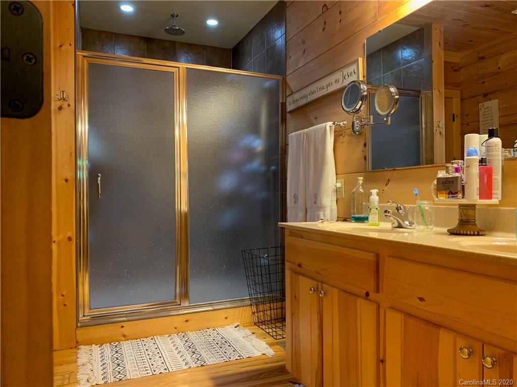 33 Longview Ridge Rd Lake Lake Toxaway, NC 28747 - Photo 11 of 24