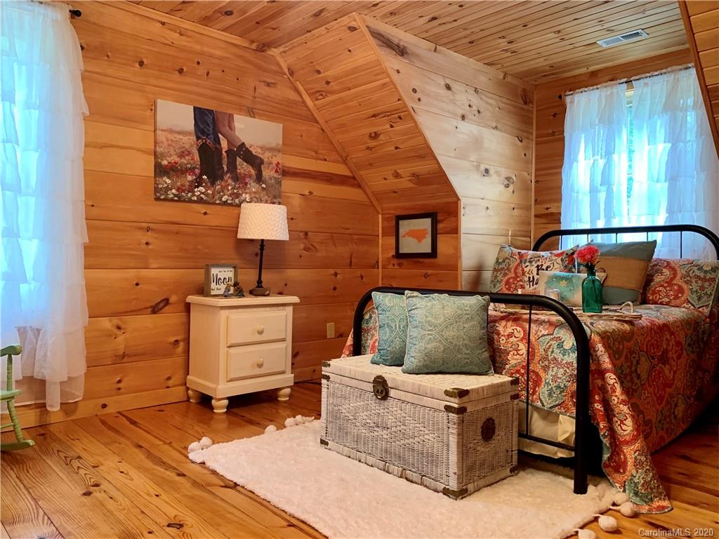 33 Longview Ridge Rd Lake Lake Toxaway, NC 28747 - Photo 14 of 24