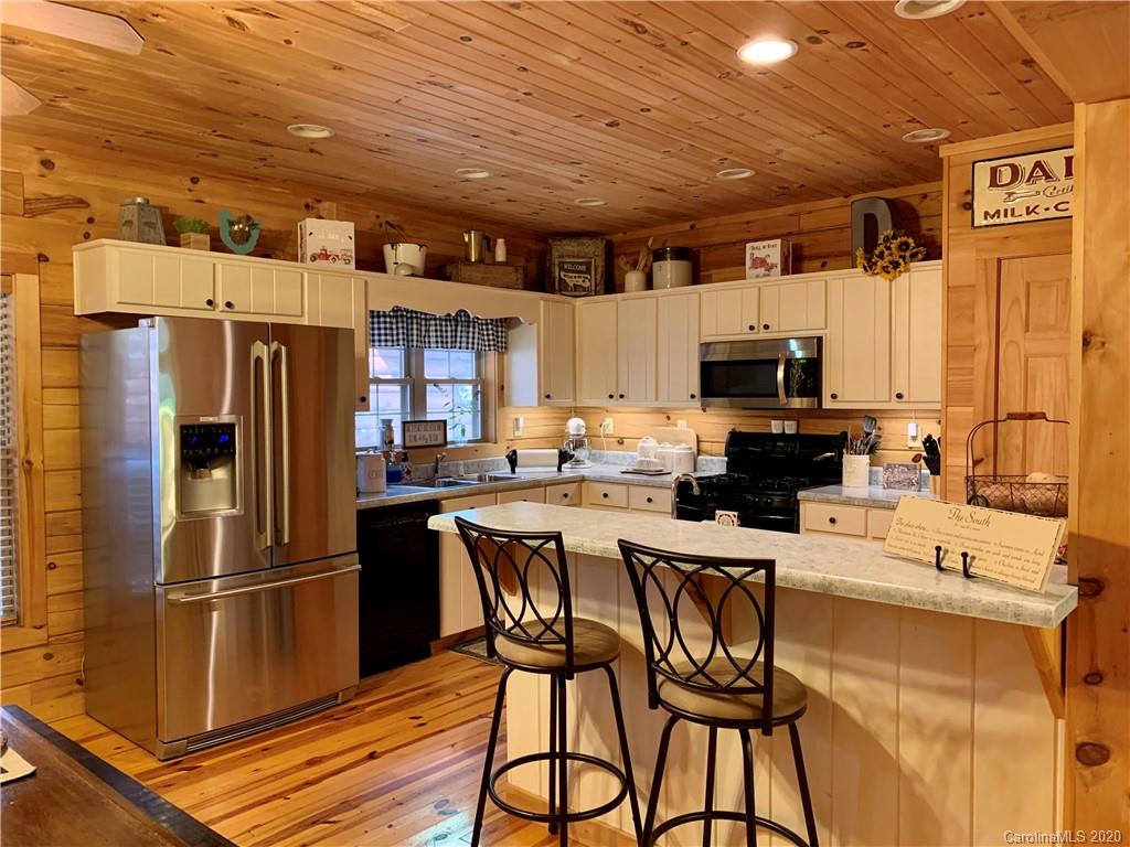 33 Longview Ridge Rd Lake Lake Toxaway, NC 28747 - Photo 5 of 24