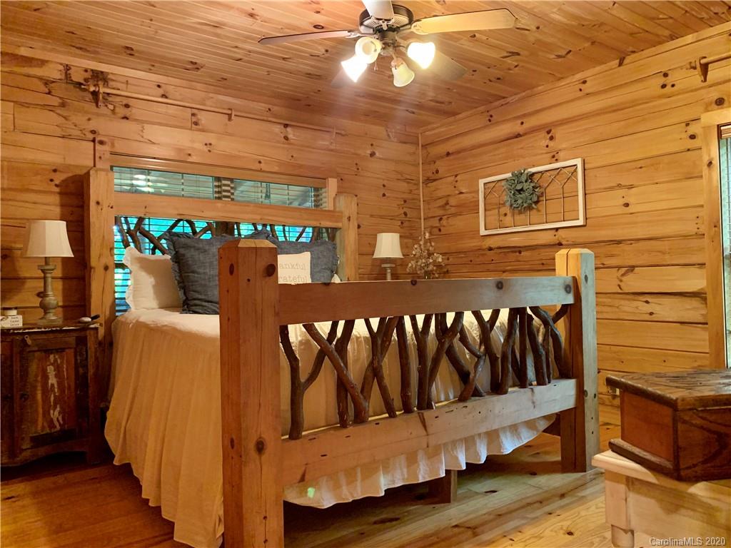33 Longview Ridge Rd Lake Lake Toxaway, NC 28747 - Photo 10 of 24