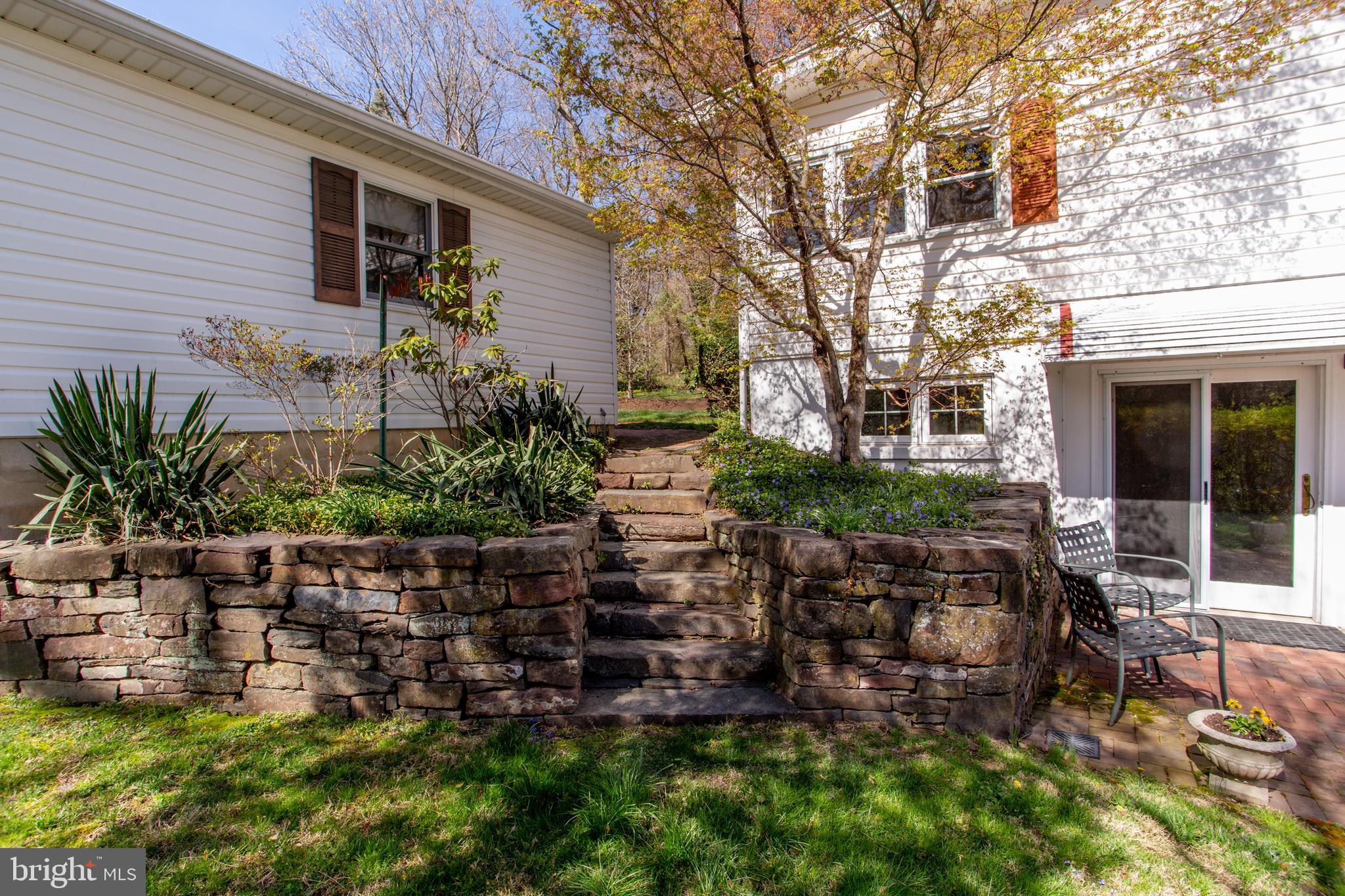 6682 Upper York Road New Hope, PA 18938 - Photo 43 of 56 Dry-laid stone walls