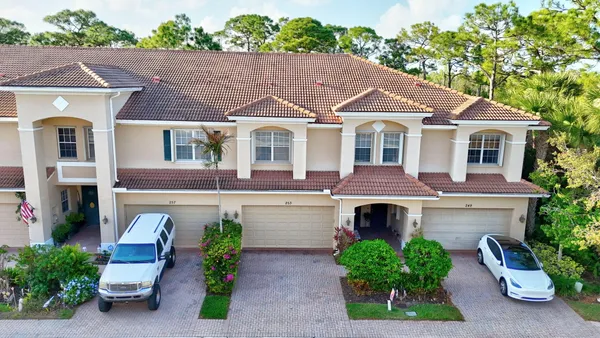 $399,000 | 253 Southwest Otter Run Place, Stuart, FL 34997