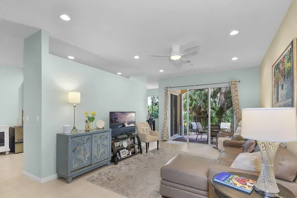 $399,000 | 253 Southwest Otter Run Place, Stuart, FL 34997