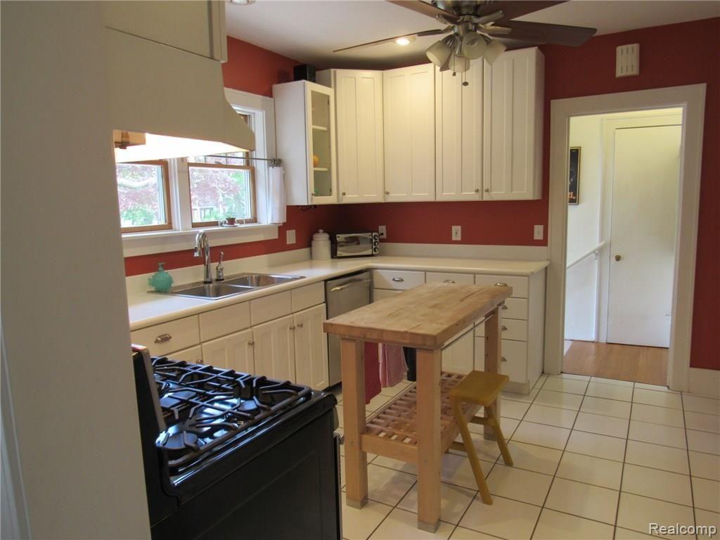 415 South Center Street Howell, MI 48843 - Photo 21 of 34 IMG_0098.JPG