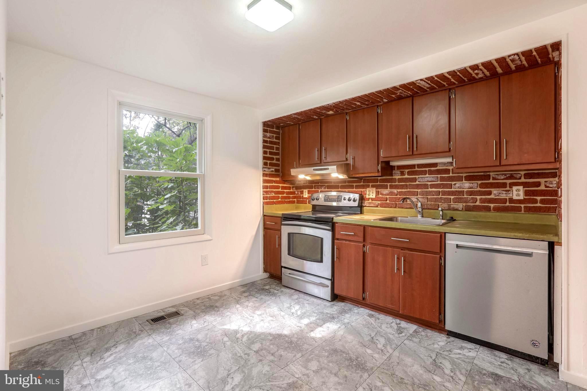 6168 Waiting Spring Columbia, MD 21045 - Photo 11 of 31 Kitchen