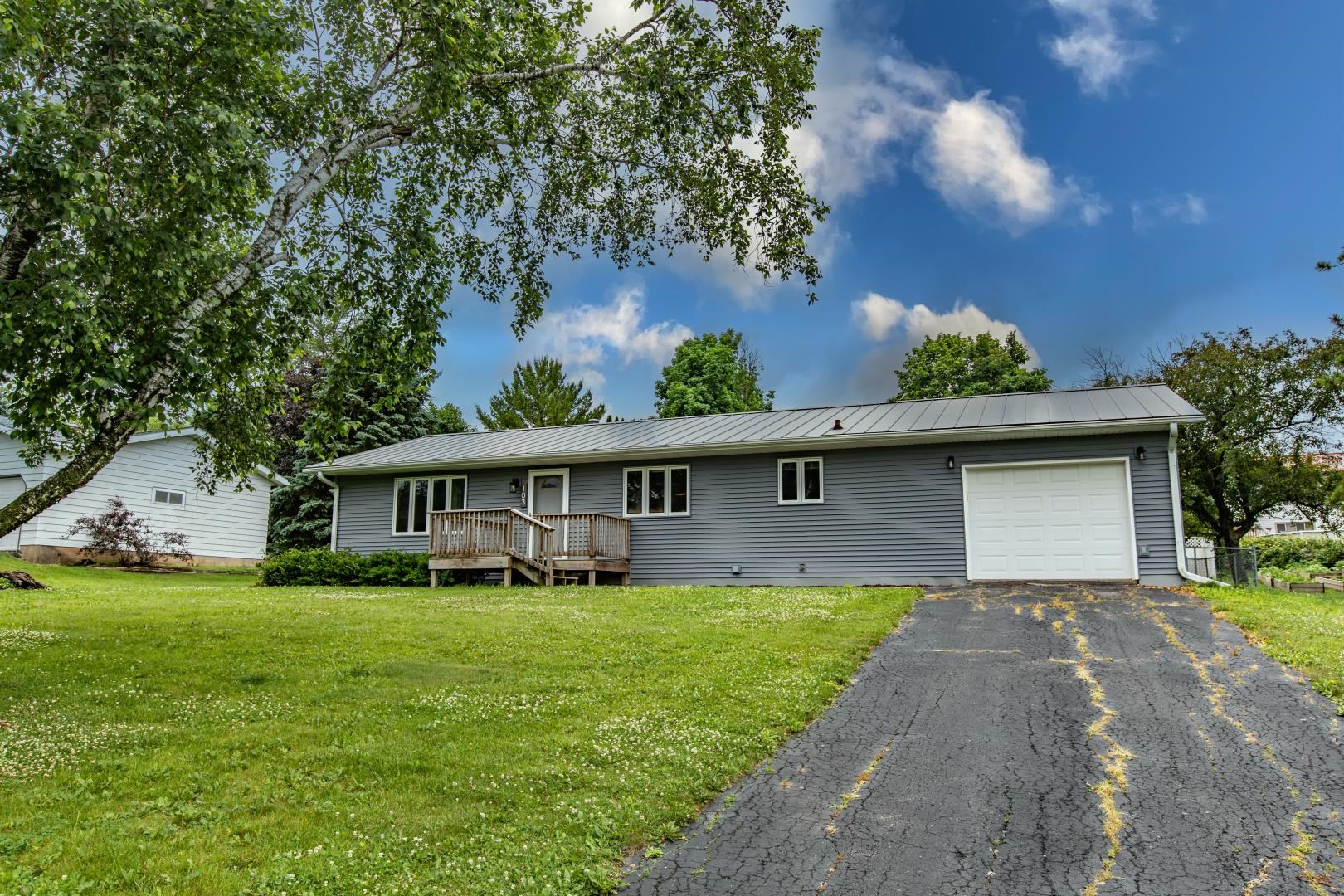 103 Quinn Street Ridgeway, WI 53582 - Photo 2 of 20