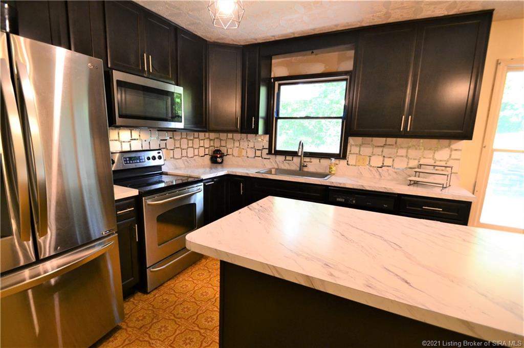5760 Navilleton Road Floyds Knobs, IN 47119 - Photo 13 of 37 Gallery Image 13