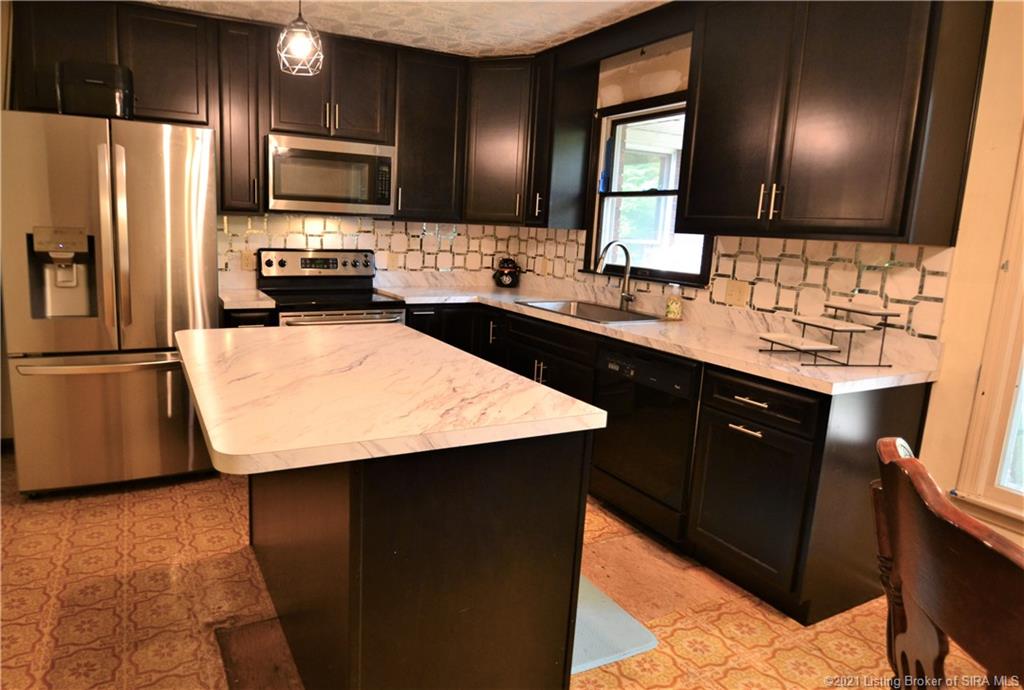 5760 Navilleton Road Floyds Knobs, IN 47119 - Photo 15 of 37 Gallery Image 15