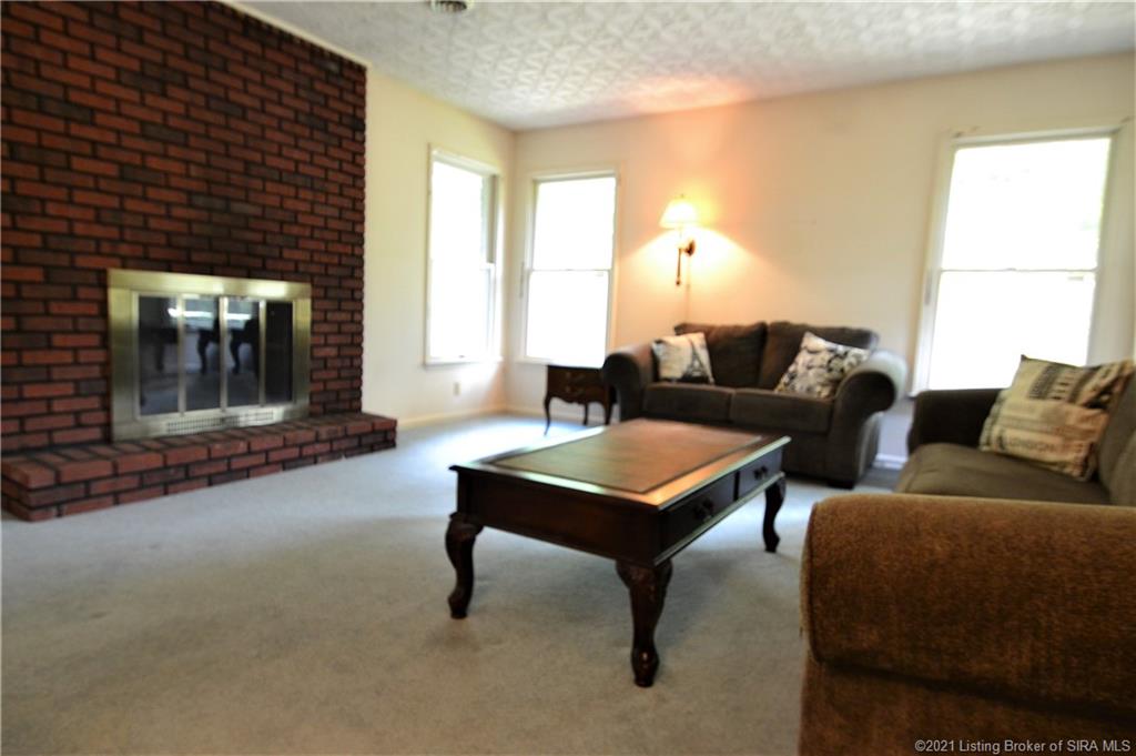 5760 Navilleton Road Floyds Knobs, IN 47119 - Photo 8 of 37 Gallery Image 8