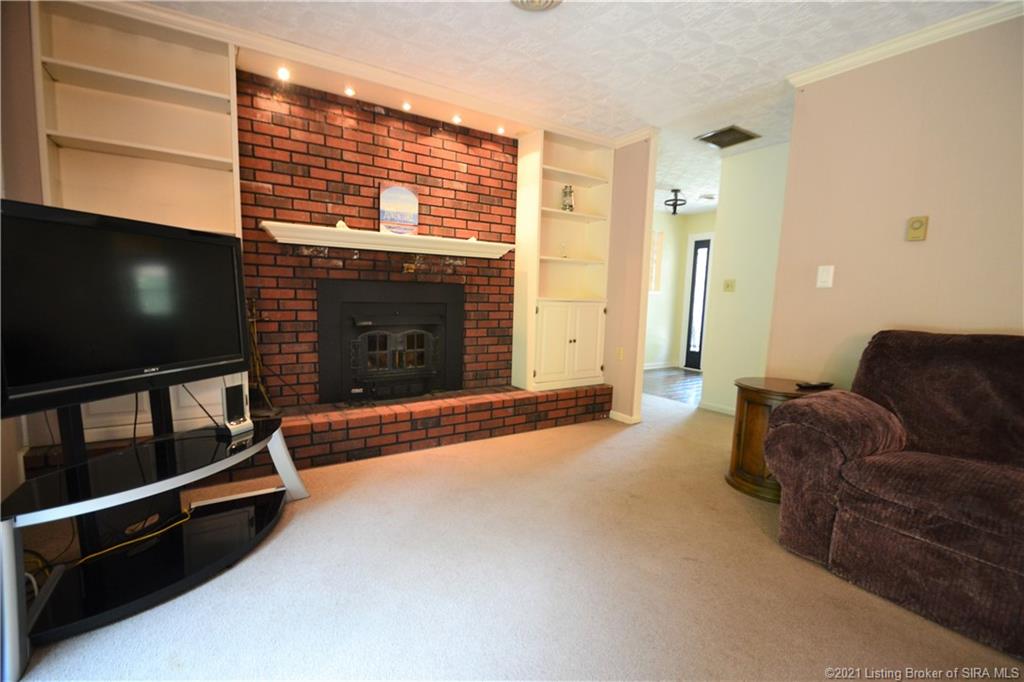 5760 Navilleton Road Floyds Knobs, IN 47119 - Photo 10 of 37 Gallery Image 10