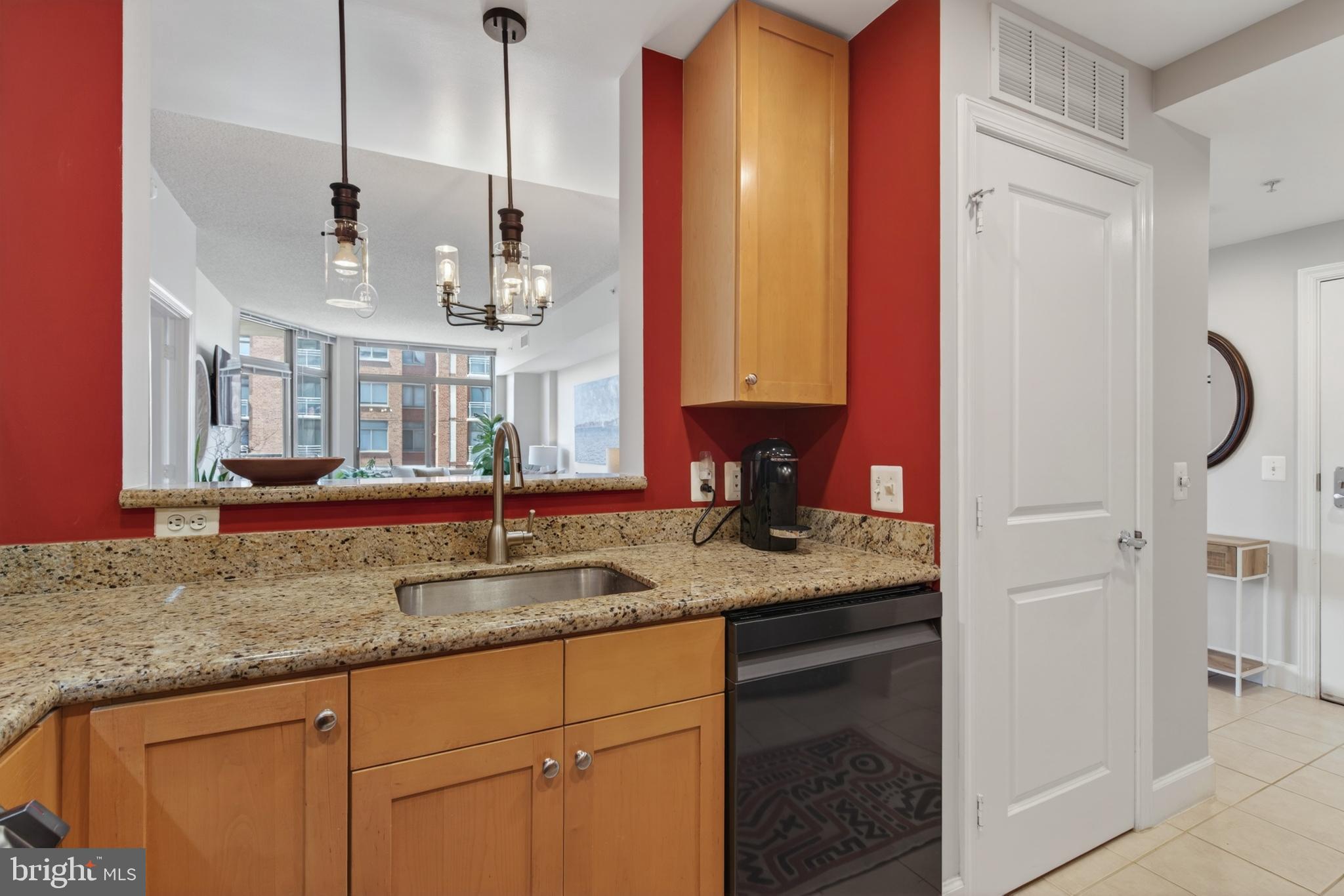 3650 South Glebe Road, Unit 642 Arlington, VA 22202 - Photo 10 of 36 Kitchen