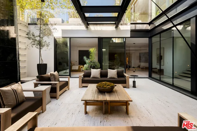 $29,750,000 | 1210 Laurel Way, Beverly Hills, CA 90210