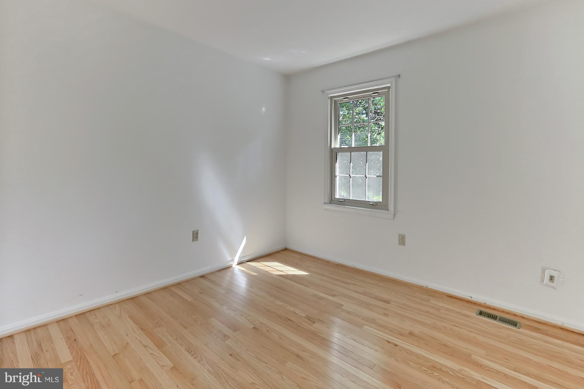 9849 Natick Road Burke, VA 22015 - Photo 20 of 29 Third bedroom