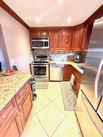 $70,000 | 729 Lori Drive, Unit 302, Palm Springs, FL 33461