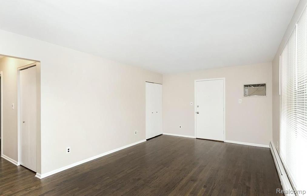 3314 Greenfield Road, Unit 3 Royal Oak, MI 48073 - Photo 3 of 11