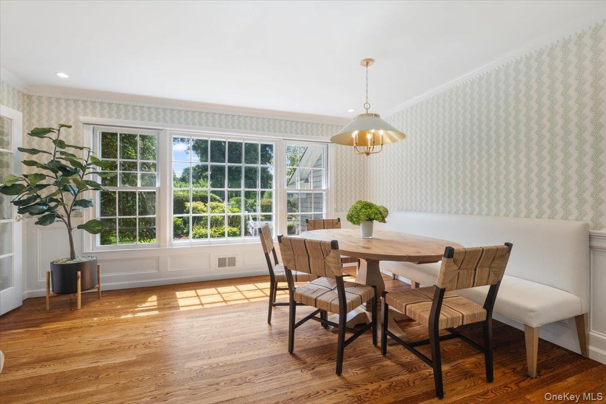 911 Cove Road Mamaroneck, NY 10543 - Photo 9 of 37 Gallery Image 9