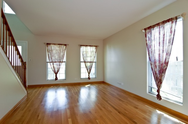 57 Hummingbird Lane Streamwood, IL 60107 - Photo 3 of 10