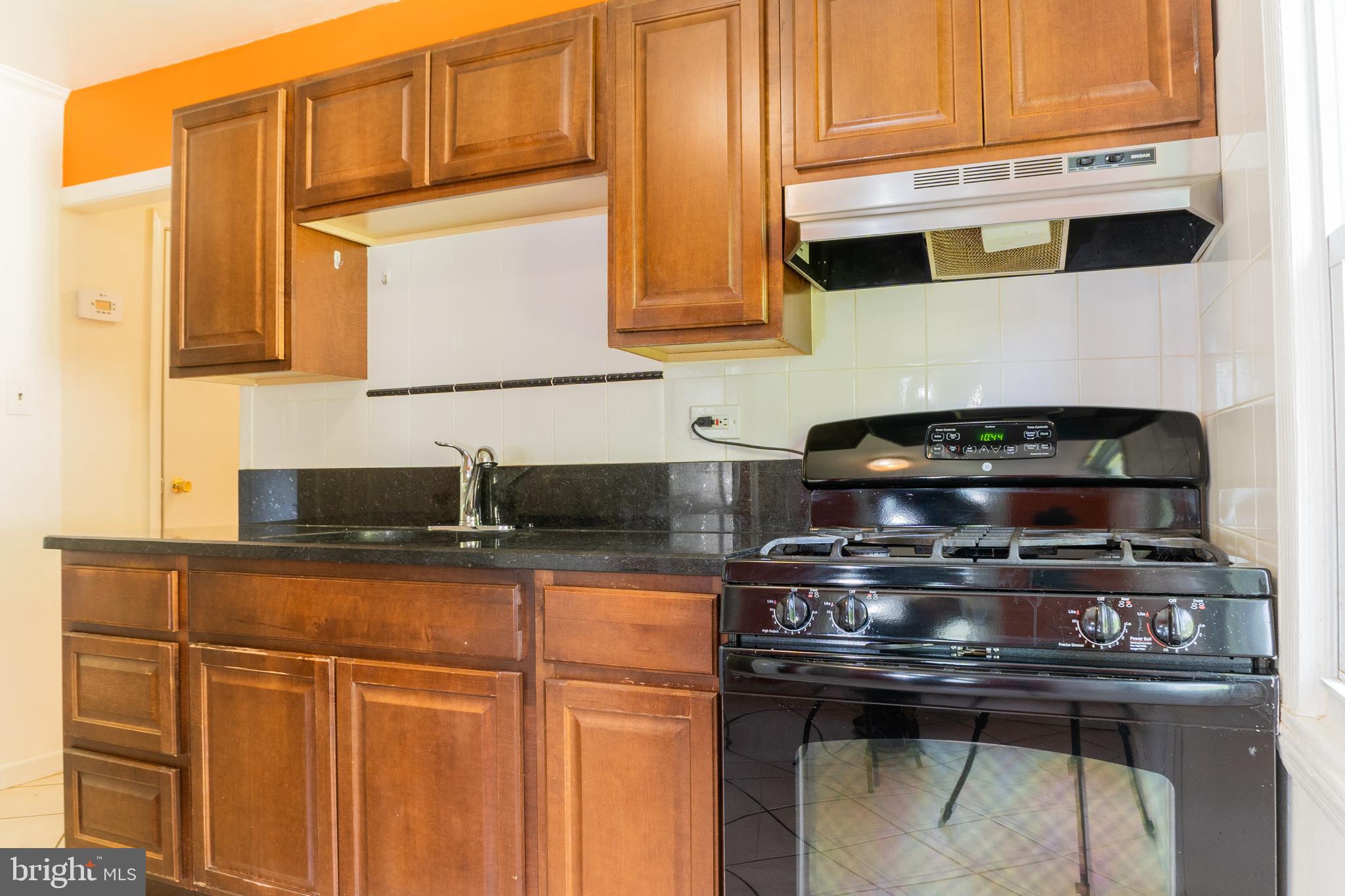 4209 Round Hill Road Silver Spring, MD 20906 - Photo 13 of 43