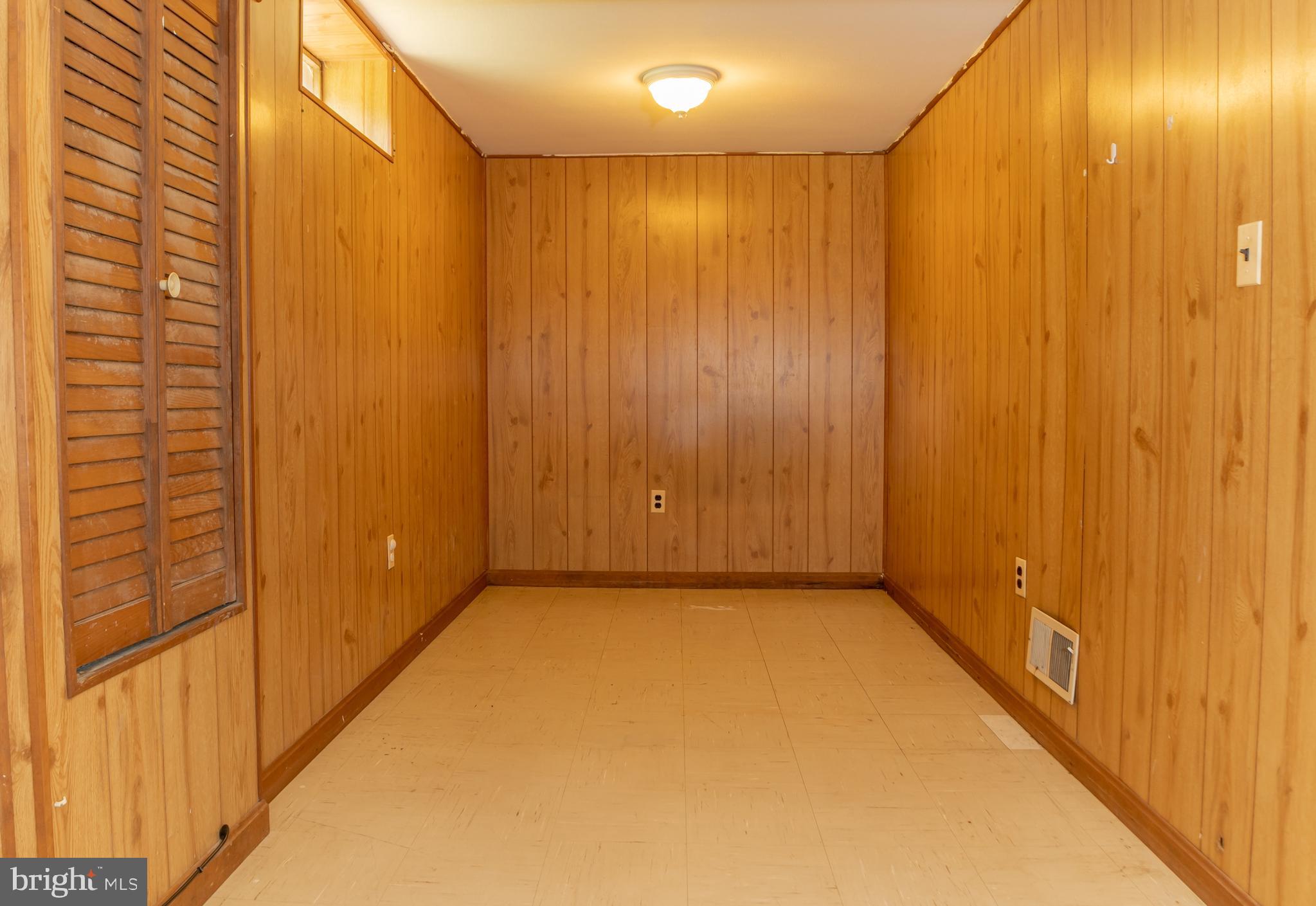 4209 Round Hill Road Silver Spring, MD 20906 - Photo 25 of 43