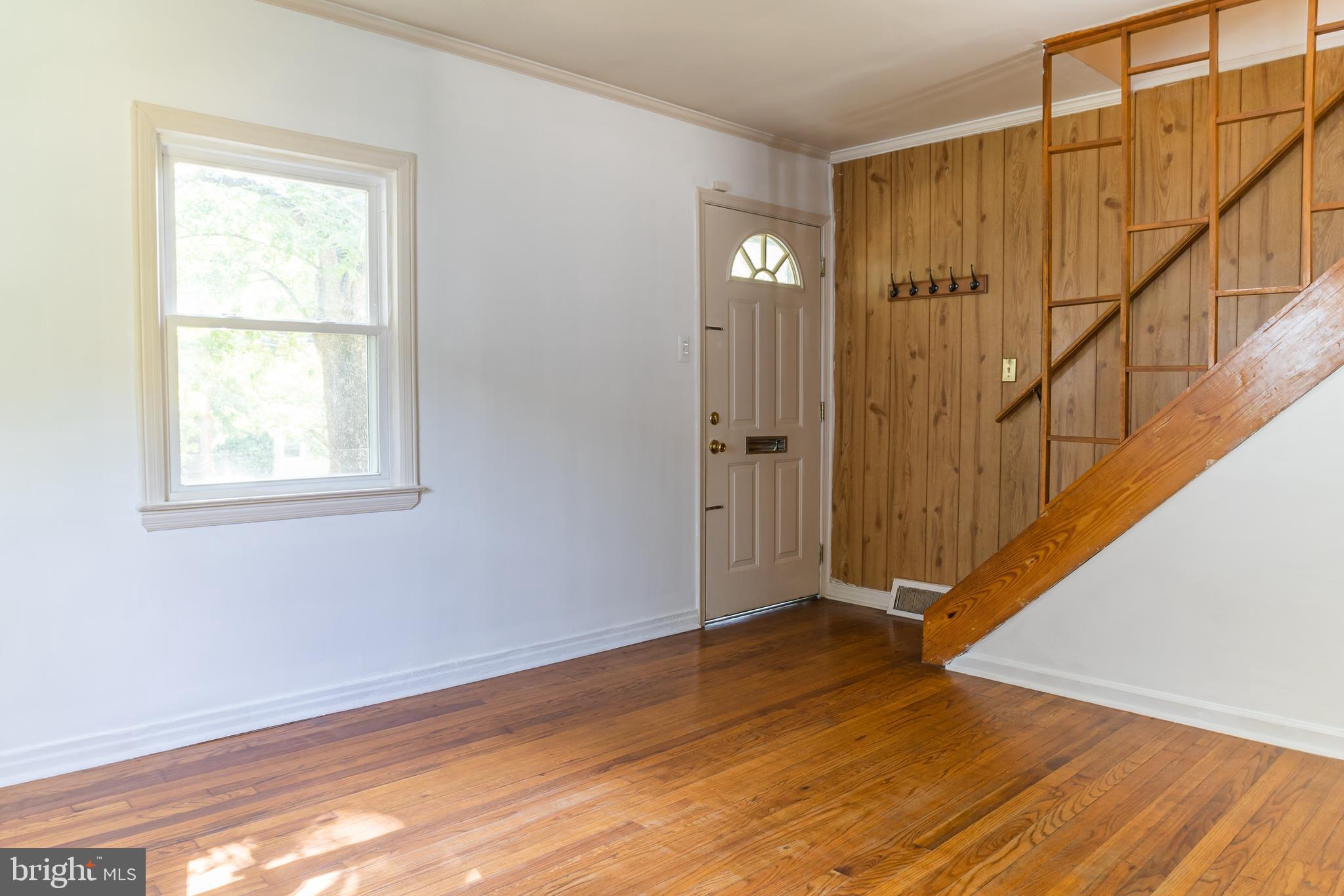 4209 Round Hill Road Silver Spring, MD 20906 - Photo 5 of 43