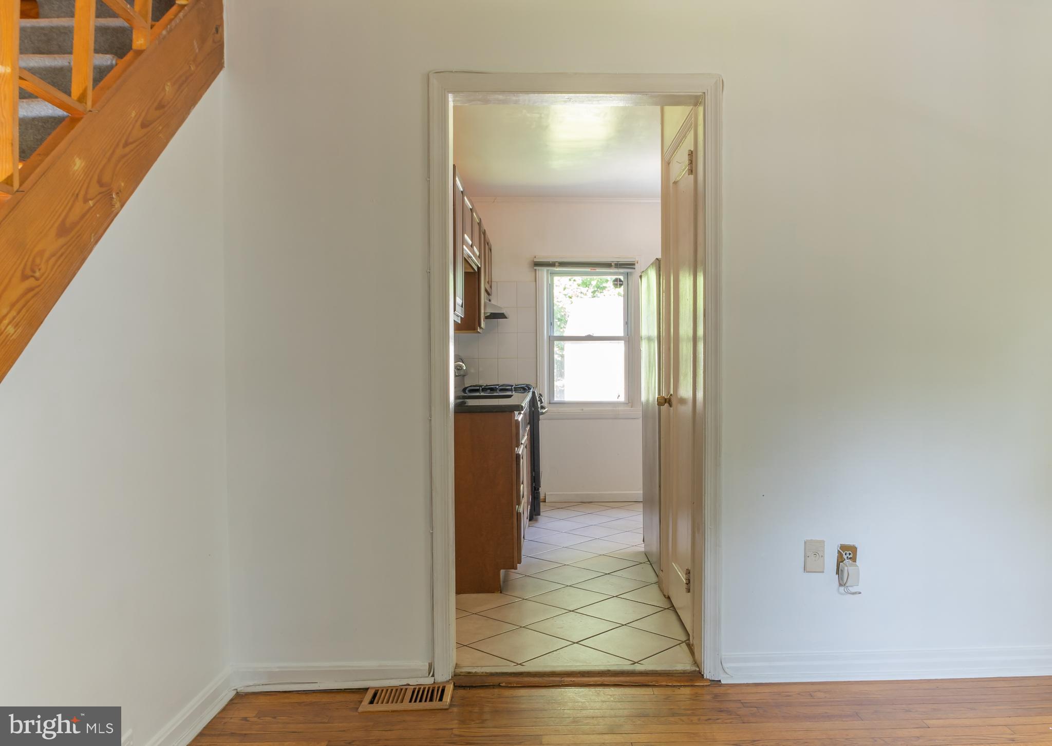4209 Round Hill Road Silver Spring, MD 20906 - Photo 10 of 43