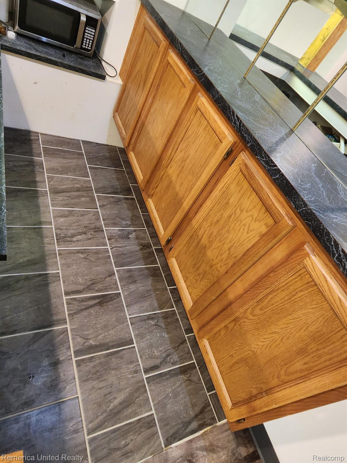 32444 Pine Ridge Drive Warren, MI 48093 - Photo 28 of 33 Gallery Image 28