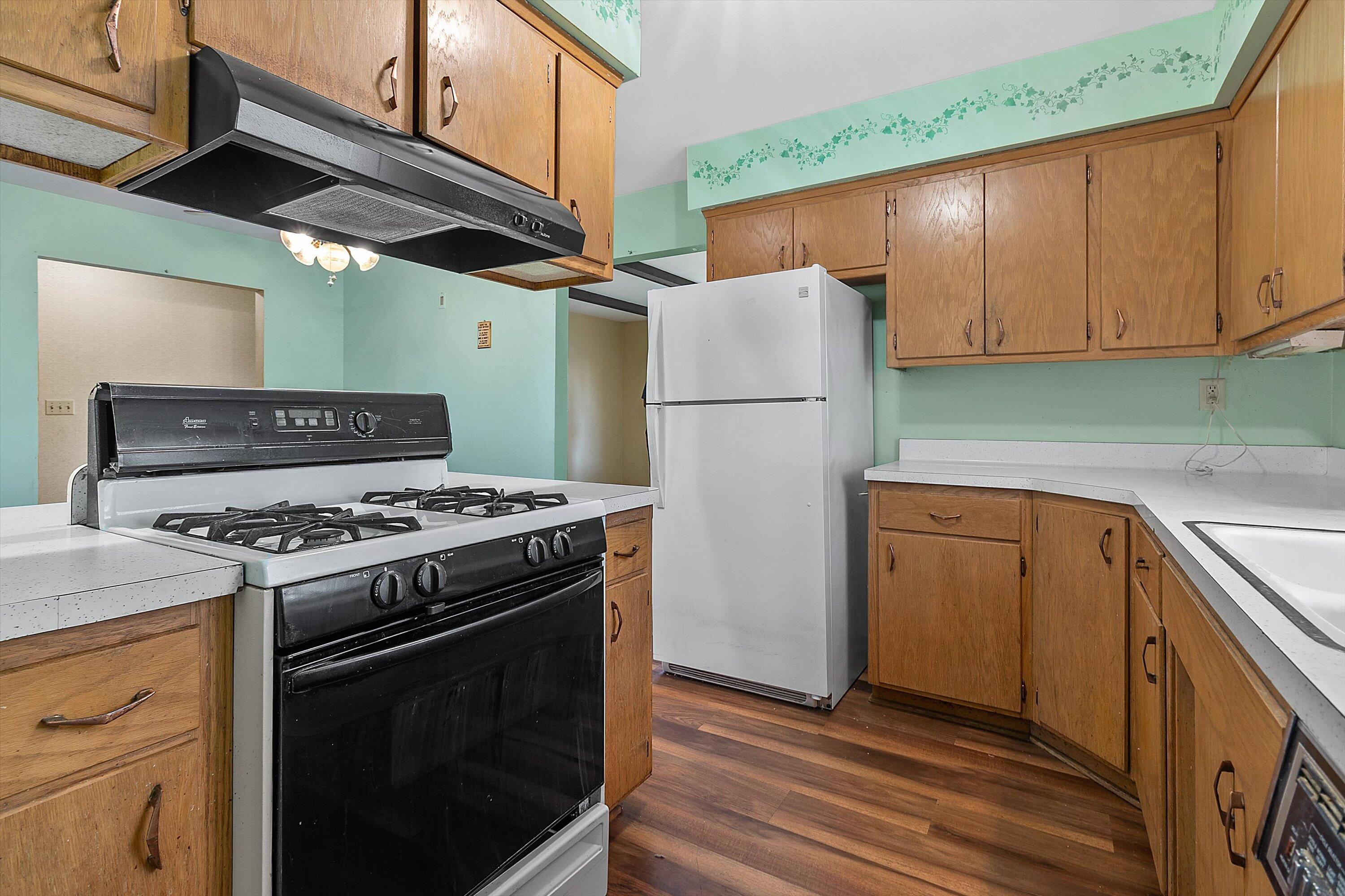 1545 Ostergaard Avenue Racine, WI 53406 - Photo 7 of 26 06-E6A7763-2