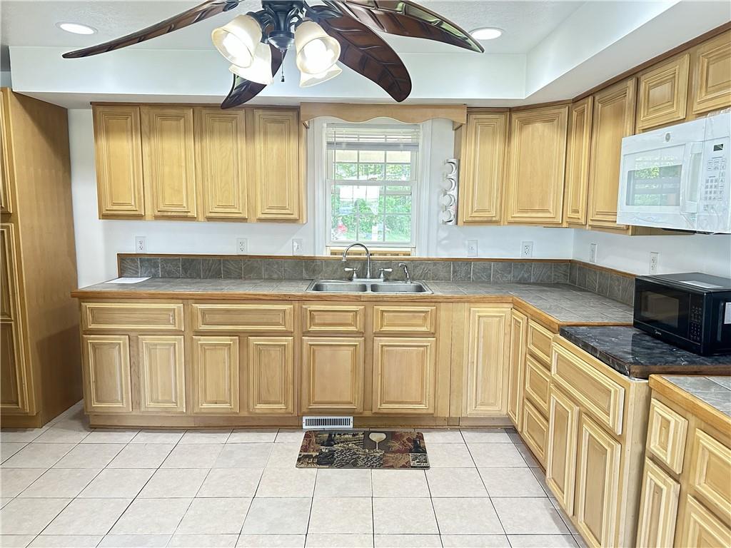 1127 Don Street Monaca, PA 15061 - Photo 5 of 36