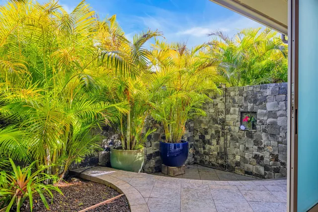 $5,300,000 | 112 Pulelehua Street, Lahaina, HI 96761