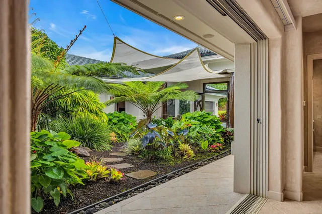$5,300,000 | 112 Pulelehua Street, Lahaina, HI 96761