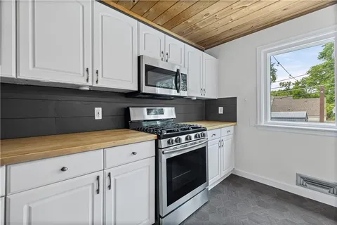 $315,000 | 6308 West 80th Terrace, Overland Park, KS 66204