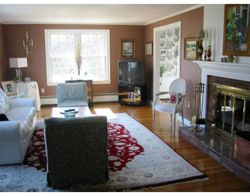 15 Ridge Road Marblehead, MA 01945 - Photo 3 of 11 Gallery Image 3