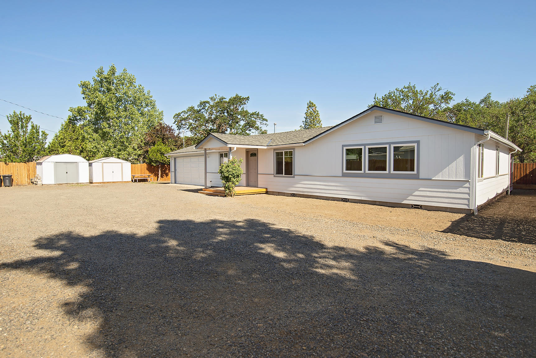 6119 Table Rock Road Central Point, OR 97502 - Photo 2 of 24 Table Rock024 copy