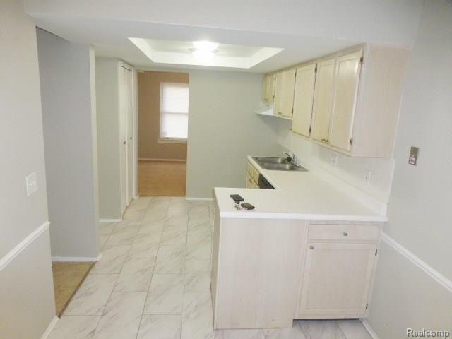 21594 Hidden Rivers Drive South Southfield, MI 48033 - Photo 4 of 16