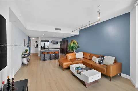 $529,999 | 1900 North Bayshore Drive, Unit 4606, Miami, FL 33132