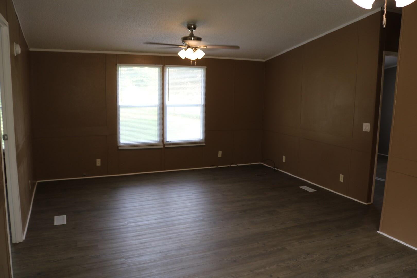 984 Holly Creek Road Greeneville, TN 37745 - Photo 3 of 23 IMG_4439