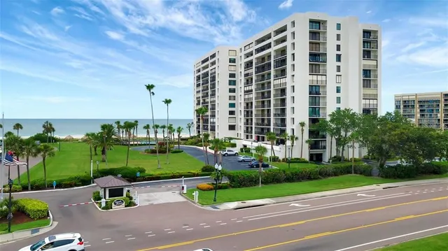 $3,500 | 1460 Gulf Boulevard, Unit 308, Clearwater Beach, FL 33767