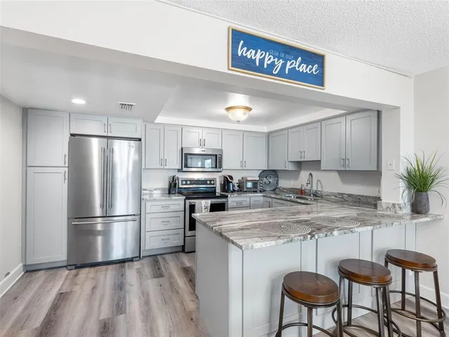 $3,500 | 1460 Gulf Boulevard, Unit 308, Clearwater Beach, FL 33767