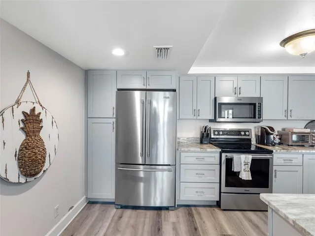 $3,500 | 1460 Gulf Boulevard, Unit 308, Clearwater Beach, FL 33767