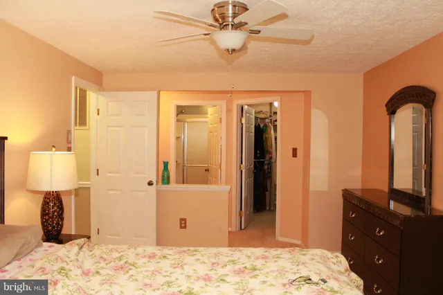 $3,600 | 18717 Flower Hill Way, Gaithersburg, MD 20879