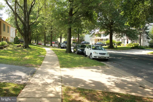 $3,600 | 18717 Flower Hill Way, Gaithersburg, MD 20879