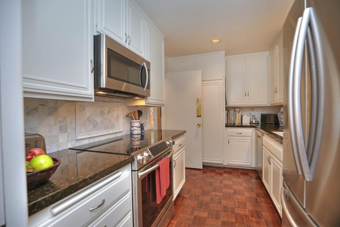 1036 Fairway Road Santa Barbara, CA 93108 - Photo 8 of 23 1036Kitchen2