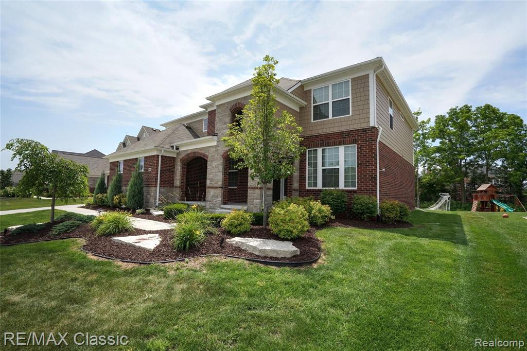 1475 Hickory Ridge Court South Canton, MI 48187 - Photo 2 of 32