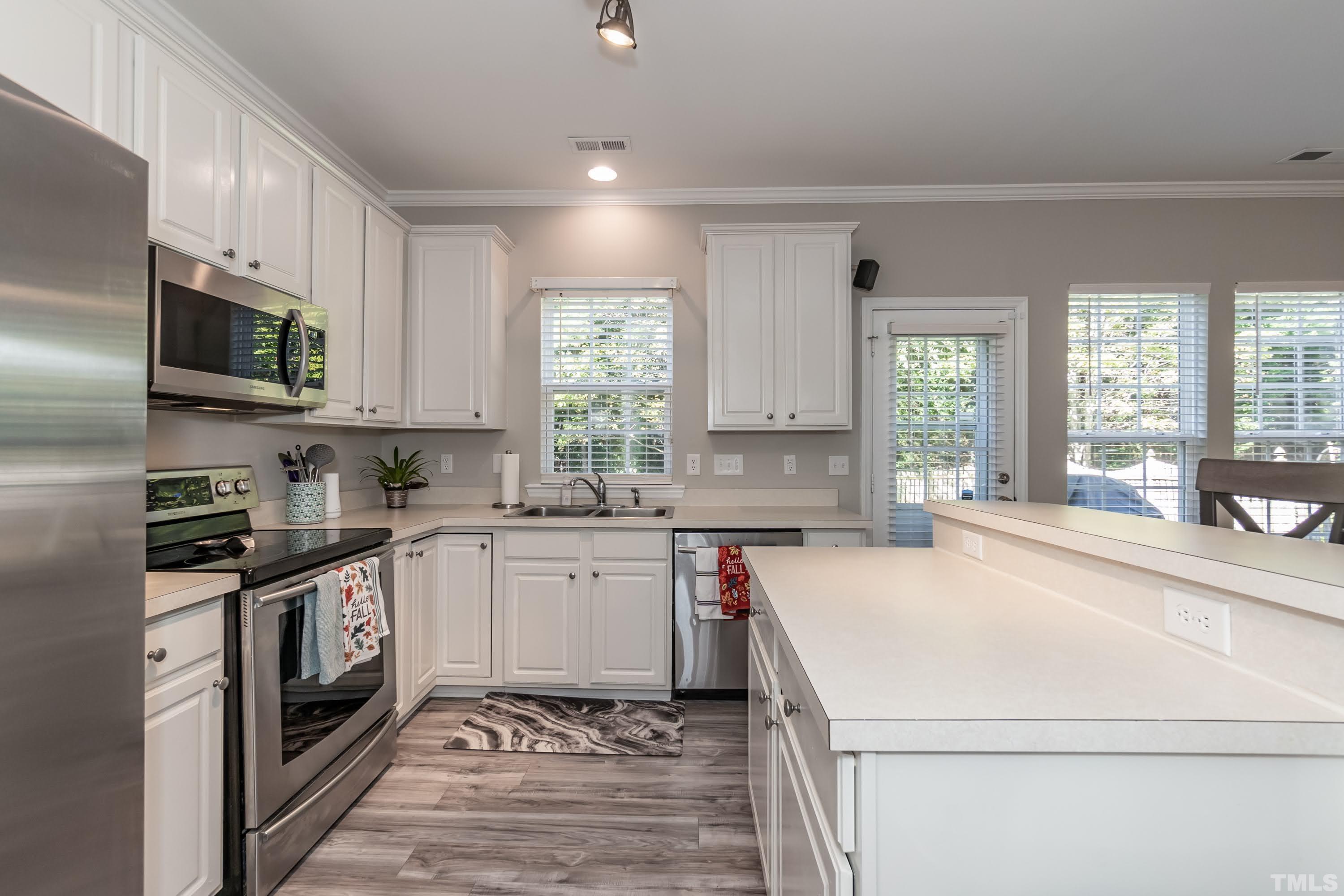 8409 Whisper Ridge Place Raleigh, NC 27613 - Photo 9 of 30